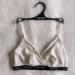 NWT Calvin Klein Triangle Bralette Size Medium